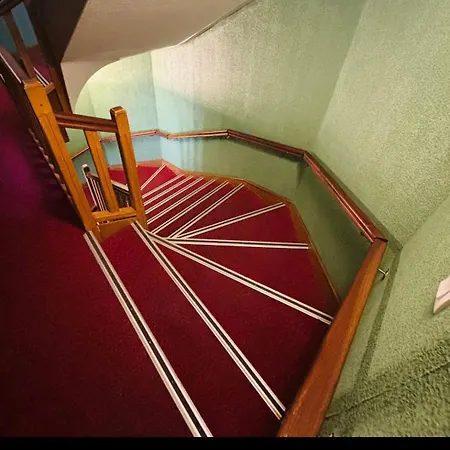 Flat * מילאו